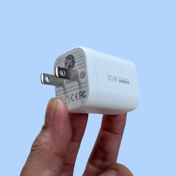 Củ sạc nhanh Remax RP-U6 30W 2 cổng USB + Type C chuẩn QC3.0