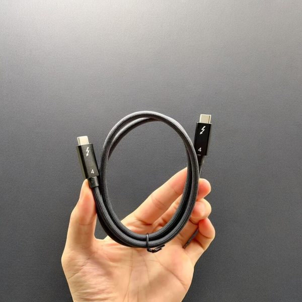 Cáp C to C chuẩn Thunderbolt 4