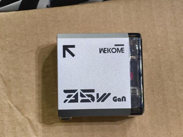 Củ sạc nhanh 35W hãng WEKOME WP-U23 2 cổng Củ sạc nhanh 35W hãng WEKOME WP-U23 2 cổng