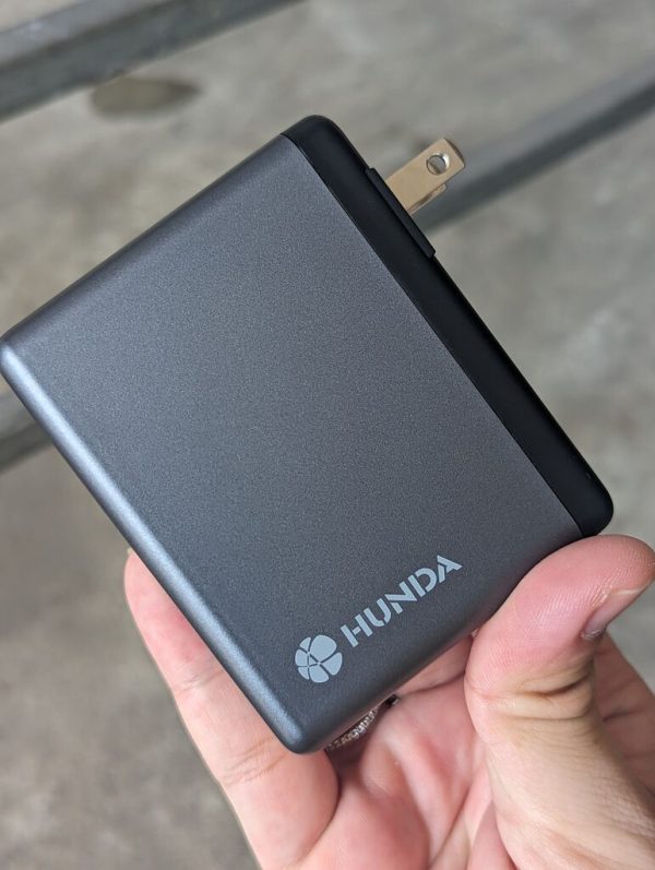Củ sạc Hunda 140W fullbox 2C1A hỗ trợ nhiều chuẩn sạc nhanh phù hợp sạc điện thoại và laptop