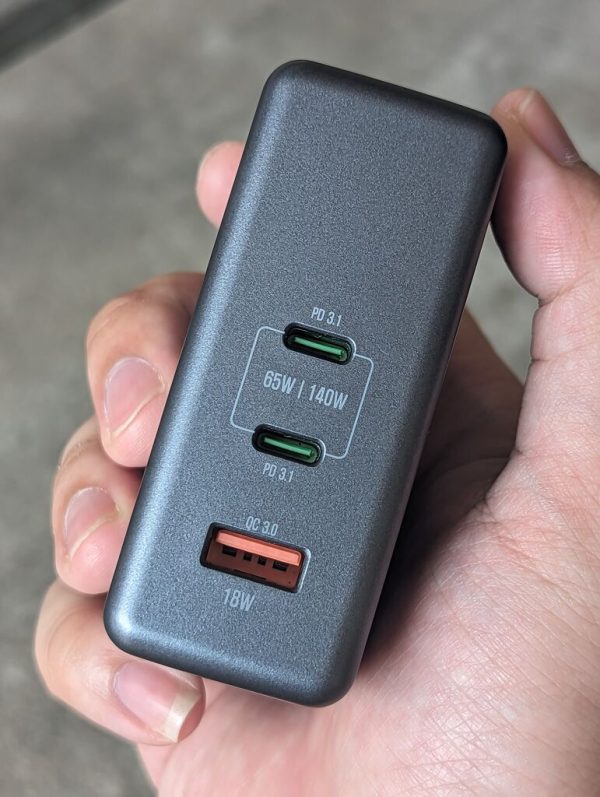 Củ sạc Hunda 140W fullbox 2C1A hỗ trợ nhiều chuẩn sạc nhanh phù hợp sạc điện thoại và laptop