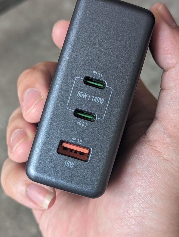 Củ sạc Hunda 140W fullbox 2C1A hỗ trợ nhiều chuẩn sạc nhanh phù hợp sạc điện thoại và laptop