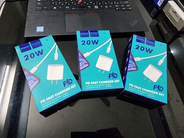 Bộ sạc nhanh chuẩn PD 20w remins kèm cáp c to l