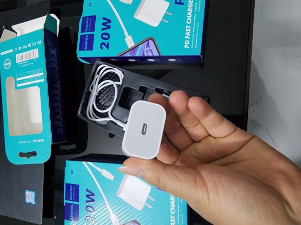 Bộ sạc nhanh chuẩn PD 20w remins kèm cáp c to l