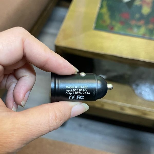 Củ sạc xịn HK cắm tẩu sạc oto 2 port chuyển đổi điện áp 12V -> 5V/2.4A