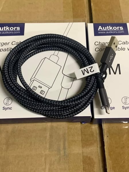 Hàng Amazon thanb lý mong Ad duyệt  Cáp autkors chính hãng bọc dù độ dài 2m sạc nhanh 2.4A hàng thươ