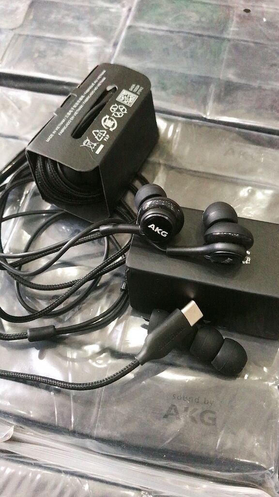 tai nghe AKG fake chân type C ( túi 10 cái )