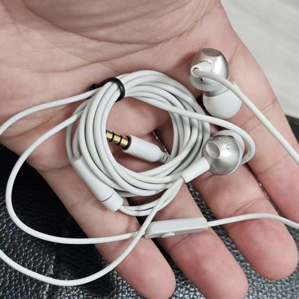 Tai nghe nhét tai có dây In-ear JBL C200SI JBLC200SIU ( ko hộp ) Fake