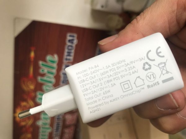 Củ sạc aukey 65w-2c