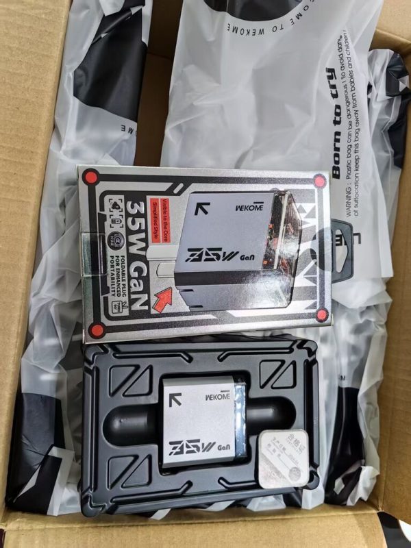 Củ sạc nhanh 35W hãng WEKOME WP-U23 2 cổng sạc hỗ trợ sạc nhanh PPS, PD, GaN