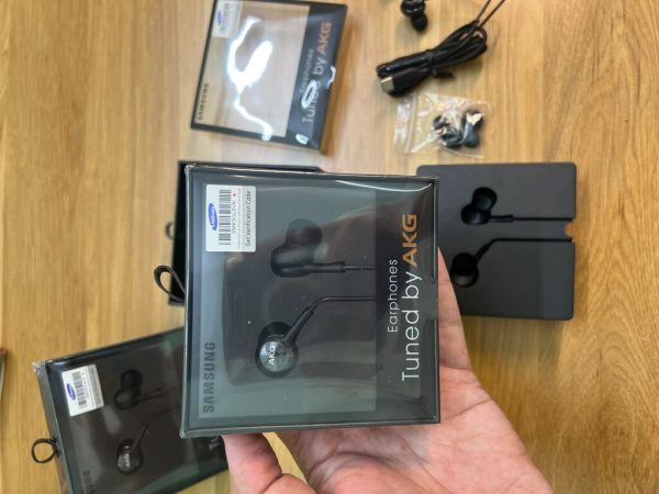 Tai nghe SS AKG chân type C fa.ke Tai nghe SS AKG chân type C fa.ke