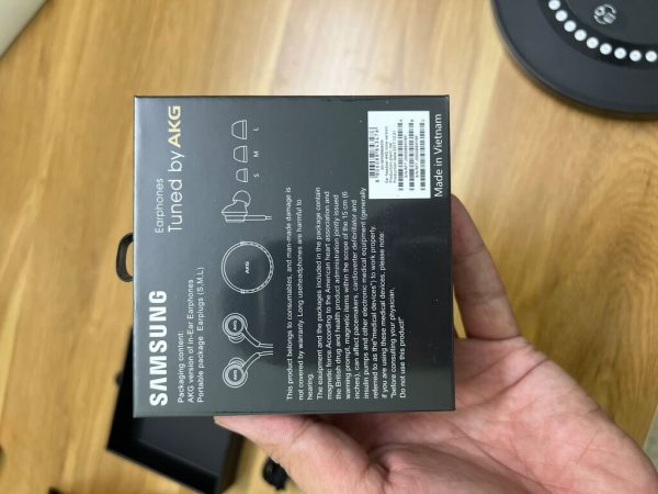 Tai nghe SS AKG chân type C fa.ke Tai nghe SS AKG chân type C fa.ke