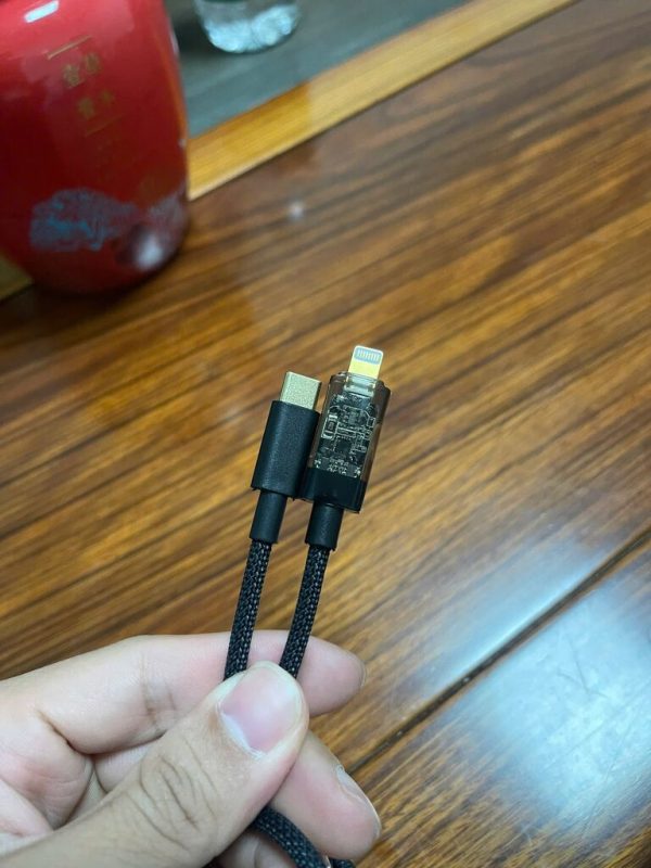 Cáp sạc C to Lightning bọc dù 2m - Báo công suất sạc Cáp sạc C to Lightning bọc dù 2m - Báo công suất sạc