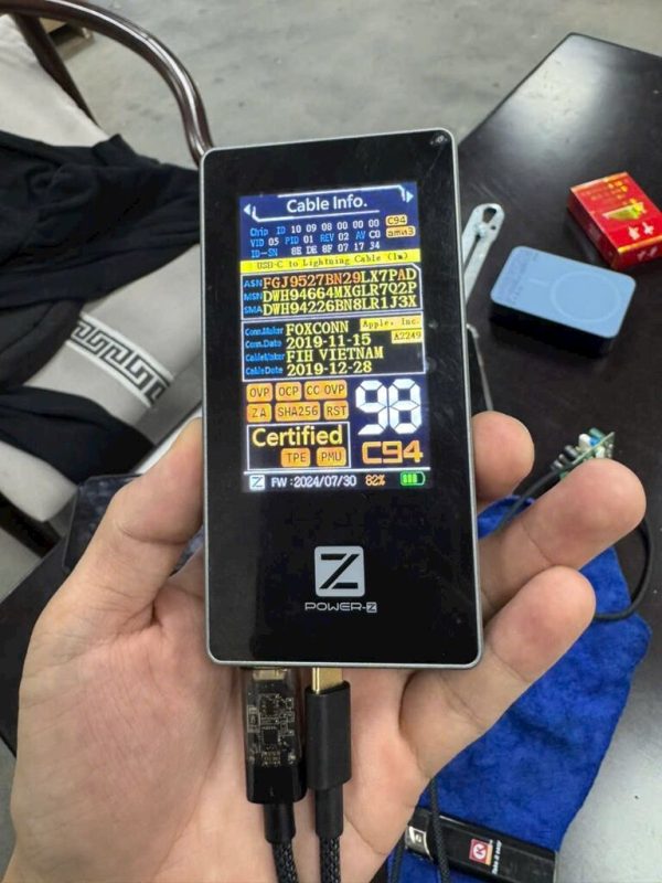 Cáp sạc C to Lightning bọc dù 2m - Báo công suất sạc Cáp sạc C to Lightning bọc dù 2m - Báo công suất sạc