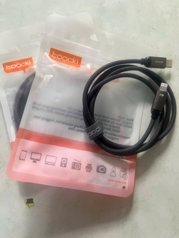 ￼Cáp sạc nhanh Toocki PD 20W Cáp dữ liệu loại C đến L 2.4A USB sang L Dây pha lê Thiết kế rõ ràng Cá