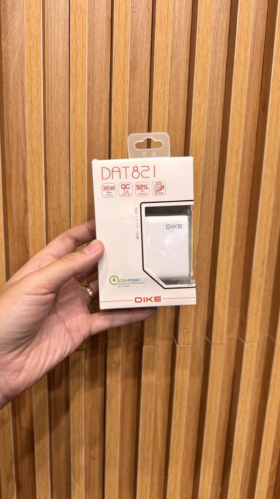 Củ sạc nhanh 36W hãng DIKE DAT821, 2 cổng Type-C + USB-A QC 3.0, sạc được Macbook