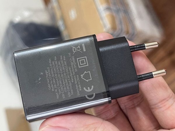 Củ sạc nhanh 20w Baseus Compact Quick Charger 2 cổng USB + USB C, 20W PD/QC 3.0, hàng new, đựng bóng