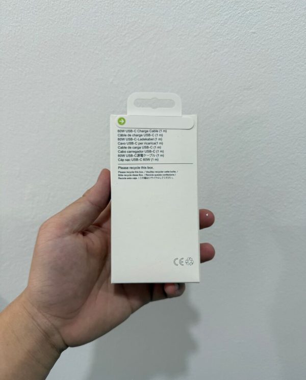Cáp IPhone 16 C to C fullbox ,Sạc max dòng 30W ( hàng fake)
