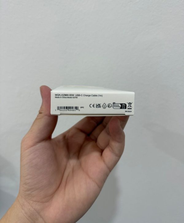 Cáp IPhone 16 C to C fullbox ,Sạc max dòng 30W ( hàng fake)