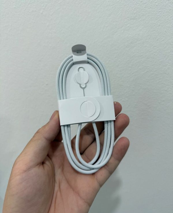 Cáp IPhone 16 C to C fullbox ,Sạc max dòng 30W ( hàng fake)