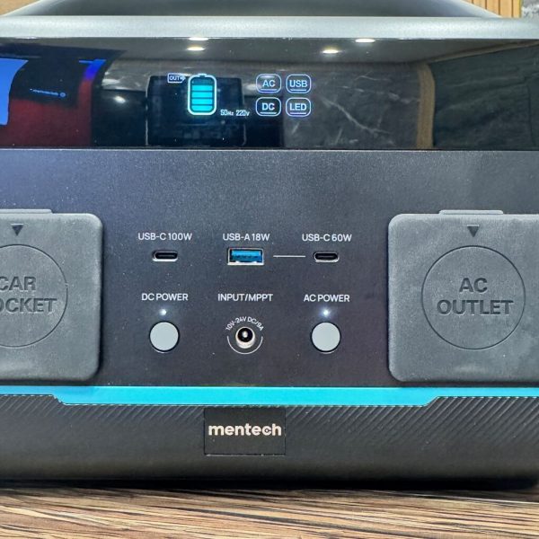 Trạm sạc Mentech MT600 600W, 2 cổng C 100w & 60w, cổng điện 220V, có đèn chiếu sáng