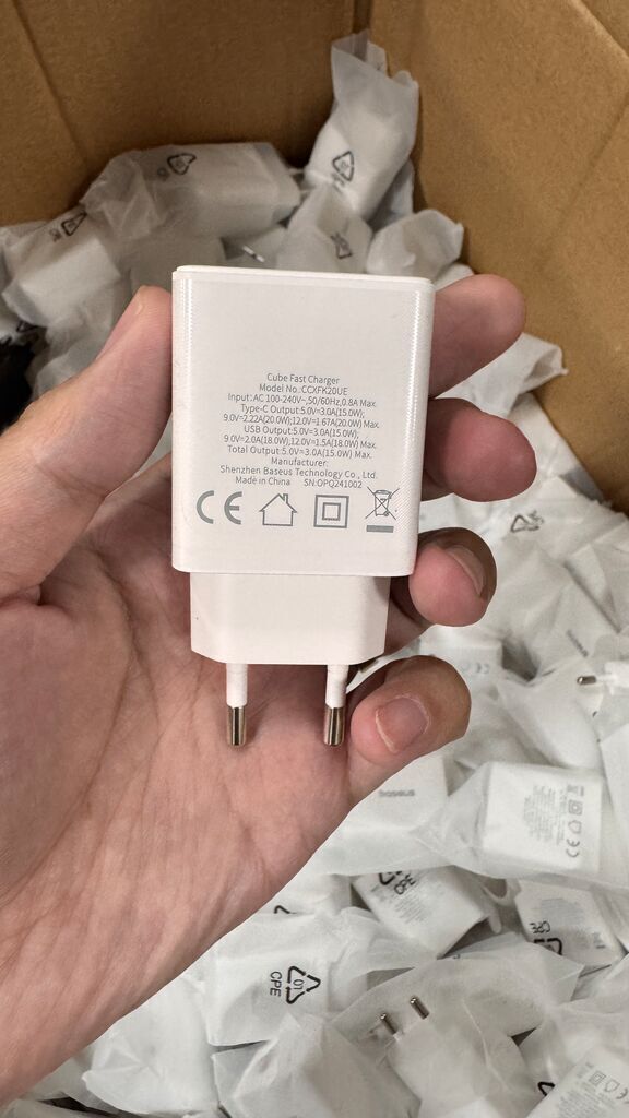 Củ sạc nhanh 20W chính hãng Baseus ( không hộp) 2 cổng C + A