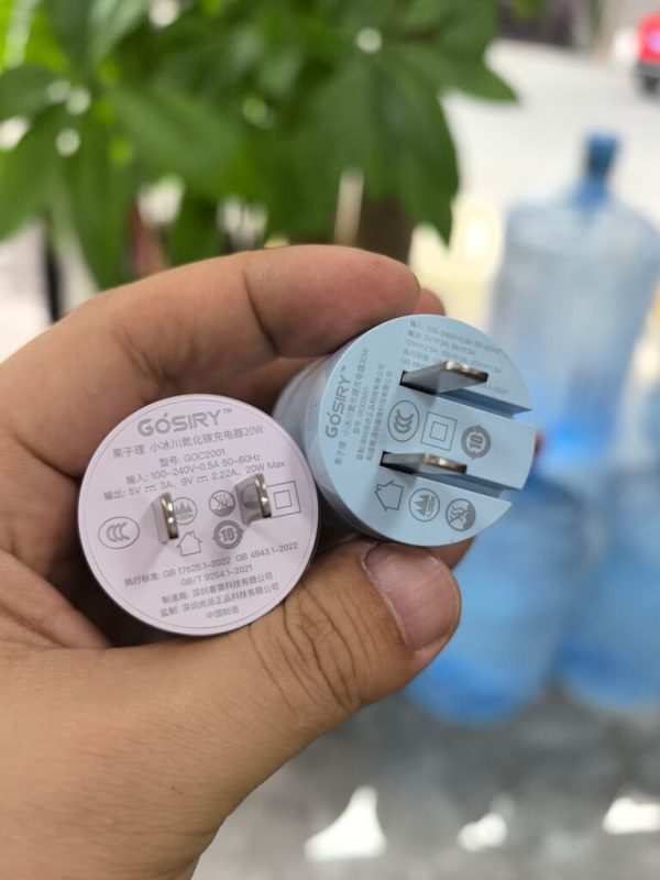 Củ sạc nhanh GaN 20W Gosiry ( Màu ngẫu nhiên)
