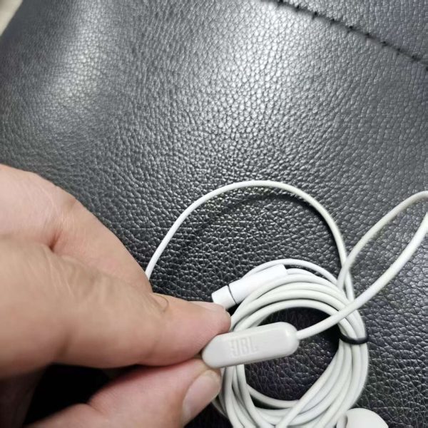 Tai nghe nhét tai có dây In-ear JBL C200SI JBLC200SIU ( ko hộp ) Fake