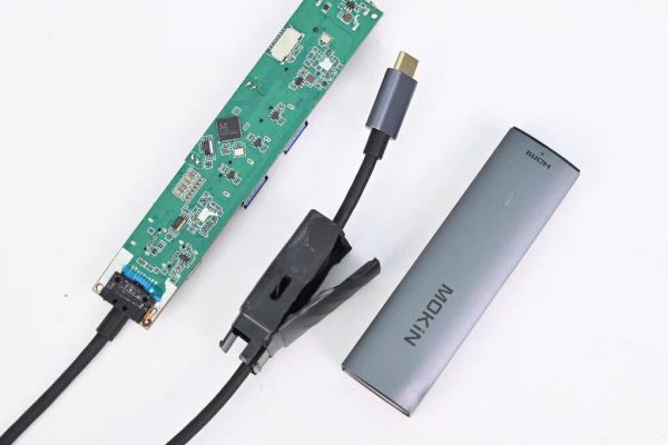 Hub MOKIN 7 in 1 có cổng đọc thẻ nhớ, HDMI 4k60Hz