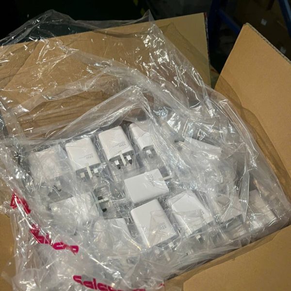 Tặng kèm adater - Củ Sạc Nhanh 33W chính hãng Xiaomi , chân sạc 3 chấu (Không hộp)