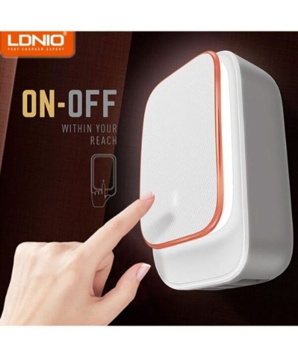 [Thanh Lý] Sạc 4 cổng kiêm đèn ngủ cảm ứng hãng LDNIO A4405 (Hàng trưng bày - Vỏ cũ)