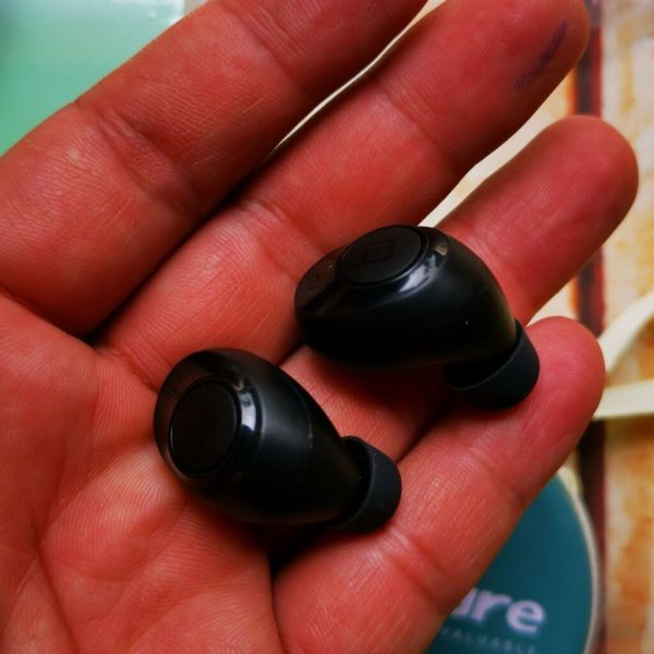 Tai nghe Bluetooth TWS 5.0 HiFuture Airbuds màu đen Tai nghe Bluetooth TWS 5.0 HiFuture Airbuds màu đen