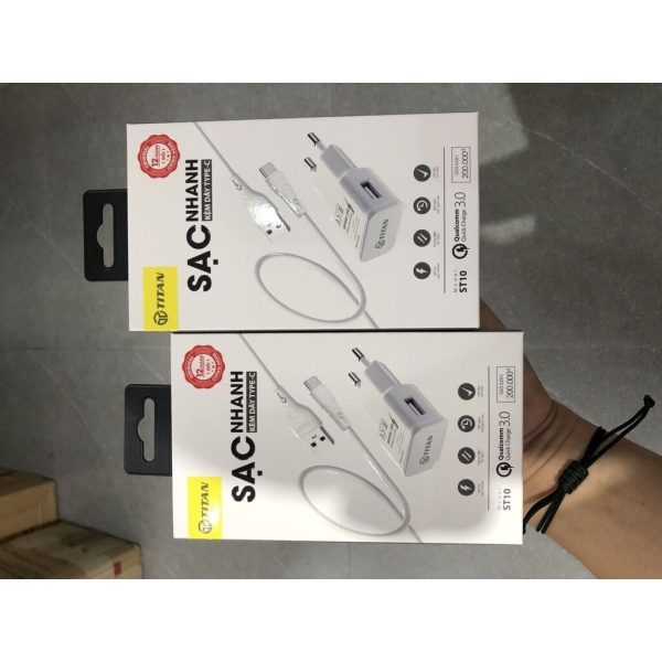 Combo sạc nhanh kèm cáp Type-C - Titan ST10 Combo sạc nhanh kèm cáp Type-C - Titan ST10