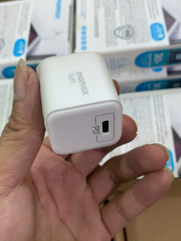 Củ sạc nhanh Momax UM26CN 30W GaN