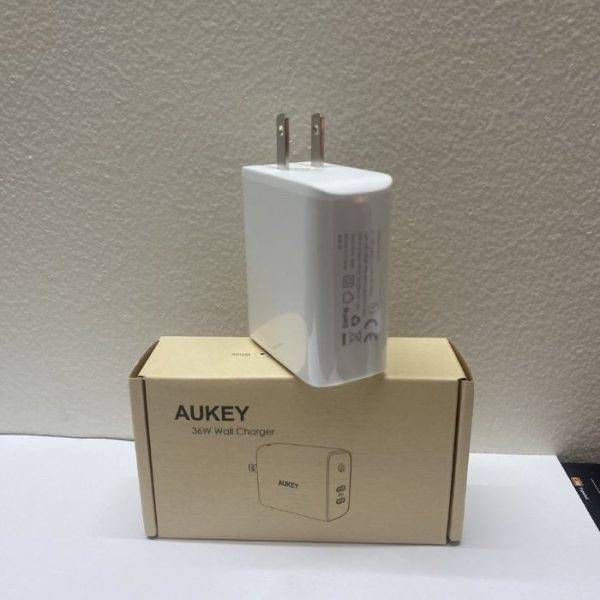 Củ sạc nhanh 36W Sạc Aukey PA-D2 , 2 cổng USB-C- chân dẹt gập sạc nhanh iPhone 15 & Macbook